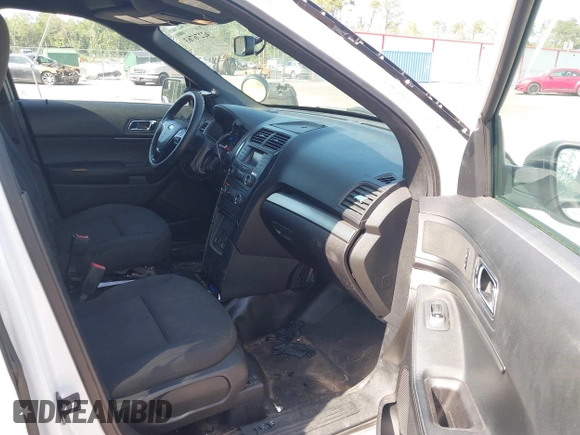 2017 Ford Police Interceptor Utility z VIN 1FM5K8ARXHGB93123, wystawiony jako IAAI lot #42276763 z przebiegiem 69 136 mil mil oraz . Historia ofert i sprzedaży dostępna na DreamBid. Obrazek 5.