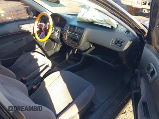 2000 Honda Civic DX z VIN 2HGEJ6443YH100685, wystawiony jako IAAI lot #41296395 z przebiegiem 207 125 mil mil oraz . Historia ofert i sprzedaży dostępna na DreamBid. Obrazek 5.