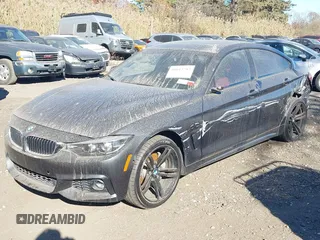 2019 BMW 4 Series 440i xDrive with VIN WBA4J7C52KBM75345, listed as a IAAI auction lot 40613703 with 31,402 mi miles and . Bid and sale history available at carsss.com. Image 18.