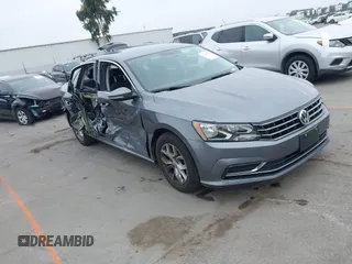 2017 Volkswagen Passat S z VIN 1VWAT7A30HC016476, wystawiony jako IAAI lot #42448871 z przebiegiem 146 111 mil mil oraz . Historia ofert i sprzedaży dostępna na DreamBid. Obrazek 1.