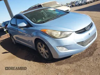2013 Hyundai Elantra GLS z VIN KMHDH4AE5DU512519, wystawiony jako IAAI lot #41323832 z przebiegiem 172 880 mil mil oraz . Historia ofert i sprzedaży dostępna na DreamBid. Obrazek 1.