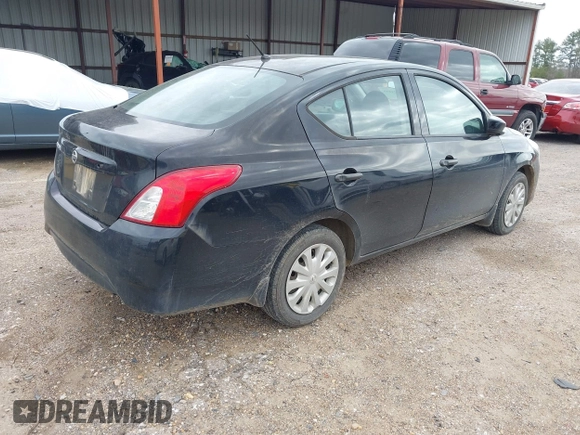 2016 Nissan Versa S z VIN 3N1CN7AP3GL882543, wystawiony jako IAAI lot #41821886 z przebiegiem 207 104 mil mil oraz . Historia ofert i sprzedaży dostępna na DreamBid. Obrazek 4.