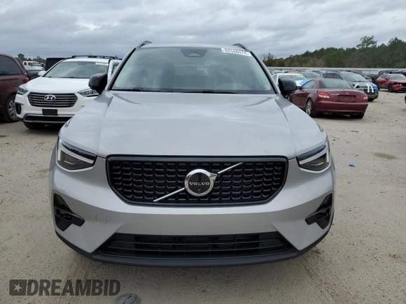2023 Volvo XC40 Ultimate Dark Theme z VIN YV4L12UX2P2098537, wystawiony jako Copart lot #82546974 z przebiegiem 5 477 mil mil oraz Szkoda całkowita • Salvage title. Historia ofert i sprzedaży dostępna na DreamBid. Obrazek 5.