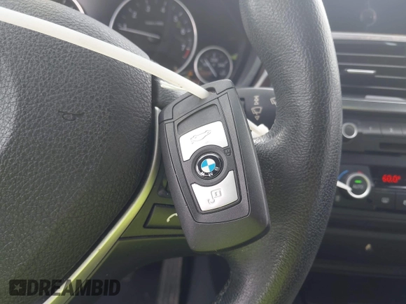 2014 BMW 3 Series 328i xDrive с VIN WBA3B5C50EF959198, выставлен на аукционе IAAI как лот 42684406 с пробегом 92 187 миль миль и . История ставок и продаж доступна на DreamBid. Изображение 11.