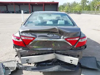 2015 Toyota Camry XLE with VIN 4T1BF1FK1FU069640, listed as a IAAI auction lot 42114496 with 67,702 mi miles and . Bid and sale history available at carsss.com. Image 16.