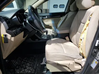 2011 Kia Sorento LX with VIN 5XYKTDA2XBG110154, listed as a Copart auction lot 44593715 with 0 mi miles and Salvage Title. Bid and sale history available at carsss.com. Image 7.