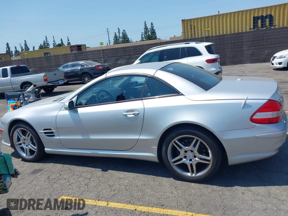 2008 Mercedes-Benz SL 550 with VIN WDBSK71F08F139065, listed as a IAAI auction lot 42756170 with 139,732 mi miles and . Bid and sale history available at DreamBid. Image 14.