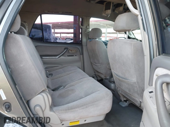 2003 Toyota Sequoia SR5 with VIN 5TDZT34A33S183141, listed as a IAAI auction lot 42107895 with 157,211 mi miles and . Bid and sale history available at DreamBid. Image 8.