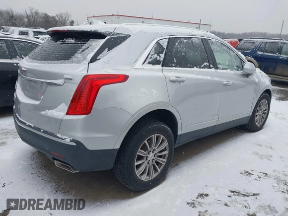 2017 Cadillac XT5 Luxury AWD z VIN 1GYKNDRS6HZ247580, wystawiony jako IAAI lot #41600234 z przebiegiem 82 480 mil mil oraz . Historia ofert i sprzedaży dostępna na DreamBid. Obrazek 4.