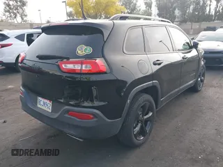 2018 Jeep Cherokee Latitude с VIN 1C4PJLCXXJD556624, выставлен на аукционе IAAI как лот 42464810 с пробегом 63 570 миль миль и . История ставок и продаж доступна на DreamBid. Изображение 4.