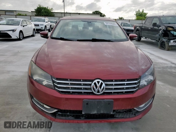 2015 Volkswagen Passat SEL Premium z VIN 1VWCV7A33FC028380, wystawiony jako Copart lot #59144665 z przebiegiem 165 740 mil mil oraz Czysty tytuł • Clean title. Historia ofert i sprzedaży dostępna na DreamBid. Obrazek 5.
