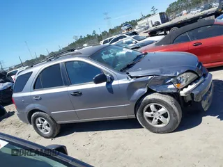 2006 Kia Sorento LX with VIN KNDJD733965596468, listed as a IAAI auction lot 41854438 with 205,028 mi miles and . Bid and sale history available at DreamBid. Image 12.