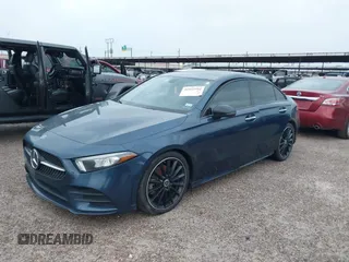 2022 Mercedes-Benz A 220 z VIN W1K3G4EBXNJ333694, wystawiony jako IAAI lot #41932394 z przebiegiem Nie podano mil oraz . Historia ofert i sprzedaży dostępna na DreamBid. Obrazek 2.