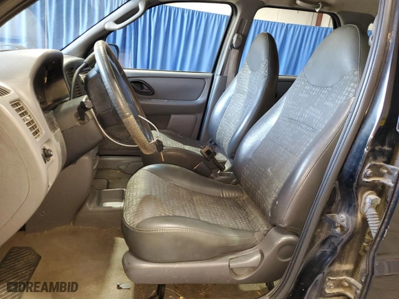 2001 Ford Escape XLS with VIN 1FMYU01131KF17972, listed as a Copart auction lot 70753364 with 201,465 mi miles and Clean Title. Bid and sale history available at carsss.com. Image 7.