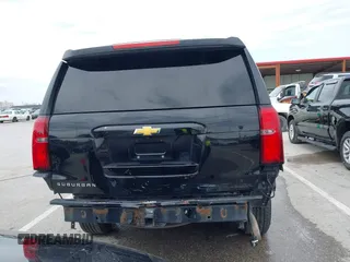 2016 Chevrolet Suburban LT z VIN 1GNSKHKC7GR315884, wystawiony jako IAAI lot #41977108 z przebiegiem 138 902 mil mil oraz . Historia ofert i sprzedaży dostępna na DreamBid. Obrazek 16.