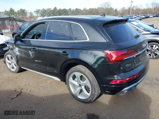 2024 Audi Q5 S line Premium Plus with VIN WA1EAAFY4R2137184, listed as a IAAI auction lot 40832920 with 1,426 mi miles. Bid and sale history available at carsss.com. Image 3.