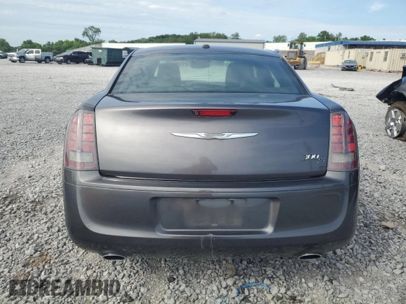 2014 Chrysler 300 S z VIN 2C3CCABGXEH373106, wystawiony jako Copart lot #56178895 z przebiegiem 100 064 mil mil oraz Szkoda całkowita • Salvage title. Historia ofert i sprzedaży dostępna na DreamBid. Obrazek 6.