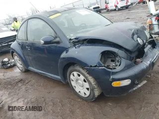 2003 Volkswagen New Beetle Coupe GL with VIN 3VWBK21C03M437759, listed as a IAAI auction lot 41573282 with 73,493 mi miles. Bid and sale history available at carsss.com. Image 1.