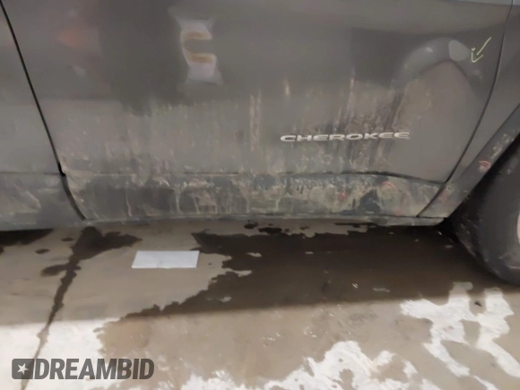 2016 Jeep Cherokee Latitude with VIN 1C4PJMCS3GW368342, listed as a IAAI auction lot 41645152 with 139,282 mi miles and . Bid and sale history available at DreamBid. Image 6.