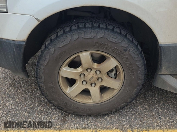 2014 Ford Expedition XL with VIN 1FMJU1G50EEF24187, listed as a IAAI auction lot 42616117 with 235,361 mi miles and . Bid and sale history available at DreamBid. Image 21.