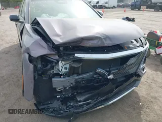 2024 Cadillac LYRIQ z VIN 1GYKPMRLXRZ141816, wystawiony jako IAAI lot #42113732 z przebiegiem 7 704 mil mil oraz . Historia ofert i sprzedaży dostępna na DreamBid. Obrazek 6.