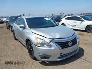 2015 Nissan Altima 2.5 z VIN 1N4AL3AP6FN919785, wystawiony jako IAAI lot #42408330 z przebiegiem 101 555 mil mil oraz . Historia ofert i sprzedaży dostępna na DreamBid. Obrazek 6.