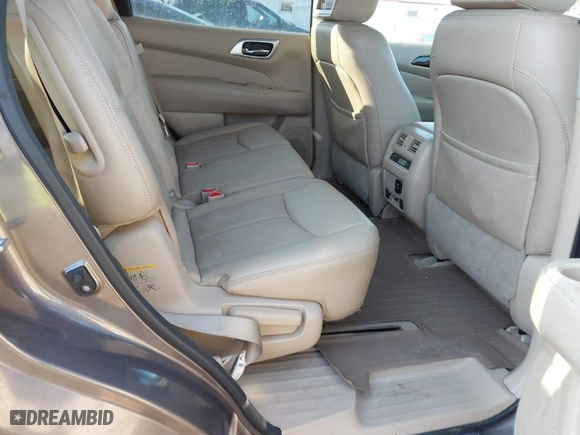 2014 Nissan Pathfinder Platinum with VIN 5N1AR2MM1EC702851, listed as a IAAI auction lot 41541331 with 209,257 mi miles. Bid and sale history available at carsss.com. Image 8.