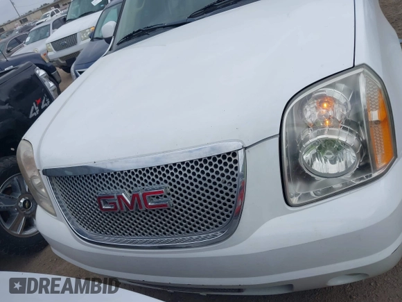 2009 GMC Denali z VIN 1GKFC06209R233352, wystawiony jako IAAI lot #41746559 z przebiegiem 179 682 mil mil oraz . Historia ofert i sprzedaży dostępna na DreamBid. Obrazek 12.