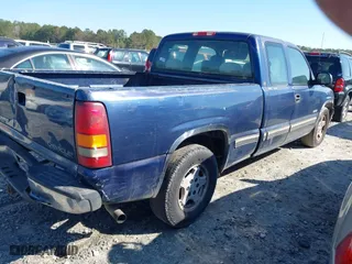 1999 Chevrolet Silverado 1500 LS with VIN 2GCEC19V1X1144026, listed as a IAAI auction lot 41398552 with 216,068 mi miles. Bid and sale history available at carsss.com. Image 4.