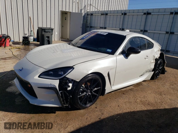 2024 Toyota 86 Premium with VIN JF1ZNBE19R8755626, listed as a Copart auction lot 45755815 with 3,792 mi miles and Clean Title. Bid and sale history available at DreamBid. Image 1.