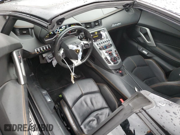 2014 Lamborghini Aventador z VIN ZHWUR1ZD6ELA03035, wystawiony jako Copart lot #66784084 z przebiegiem 23 771 mil mil oraz Szkoda całkowita • Salvage title. Historia ofert i sprzedaży dostępna na DreamBid. Obrazek 8.