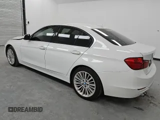 2012 BMW 3 Series 328i z VIN WBA3A5C57CF342137, wystawiony jako Copart lot #52630715 z przebiegiem 133 308 mil mil oraz Czysty tytuł • Clean title. Historia ofert i sprzedaży dostępna na DreamBid. Obrazek 2.