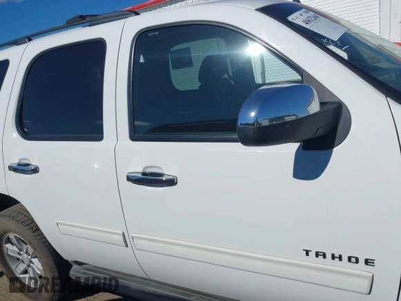 2012 Chevrolet Tahoe LS z VIN 1GNSCAE09CR289823, wystawiony jako IAAI lot #40632668 z przebiegiem 232 951 mil mil oraz . Historia ofert i sprzedaży dostępna na DreamBid. Obrazek 13.