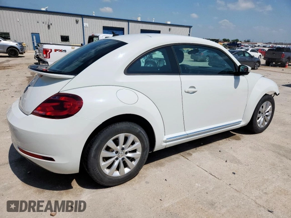 2019 Volkswagen Beetle S с VIN 3VWFD7AT0KM714028, выставлен на аукционе Copart как лот 59209825 с пробегом 180 489 миль миль и Списание • Salvage title. История ставок и продаж доступна на DreamBid. Изображение 3.