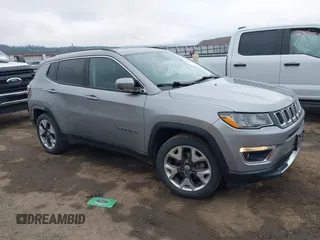 2019 Jeep Compass Limited with VIN 3C4NJCCB8KT782121, listed as a IAAI auction lot 41698308 with 158,352 mi miles. Bid and sale history available at carsss.com. Image 1.