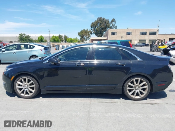 2015 Lincoln MKZ Hybrid z VIN 3LN6L2LU2FR614175, wystawiony jako IAAI lot #42381184 z przebiegiem 221 943 mil mil oraz . Historia ofert i sprzedaży dostępna na DreamBid. Obrazek 14.