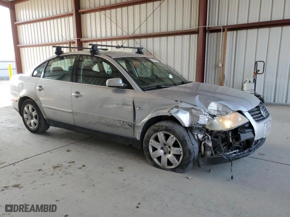 2003 Volkswagen Passat GLX with VIN WVWTH63BX3P381745, listed as a Copart auction lot 63975414 with 180,783 mi miles and Clean Title. Bid and sale history available at carsss.com. Image 4.