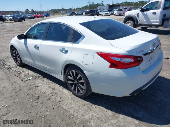 2018 Nissan Altima 2.5 SR with VIN 1N4AL3AP3JC134886, listed as a IAAI auction lot 41806510 with 171,653 mi miles. Bid and sale history available at carsss.com. Image 3.