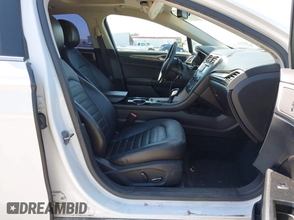 2013 Ford Fusion SE with VIN 3FA6P0H95DR249155, listed as a IAAI auction lot 42130606 with 152,021 mi miles. Bid and sale history available at carsss.com. Image 5.