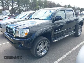 2008 Toyota Tacoma z VIN 5TELU42NX8Z506805, wystawiony jako IAAI lot #42063134 z przebiegiem 228 690 mil mil oraz . Historia ofert i sprzedaży dostępna na DreamBid. Obrazek 2.