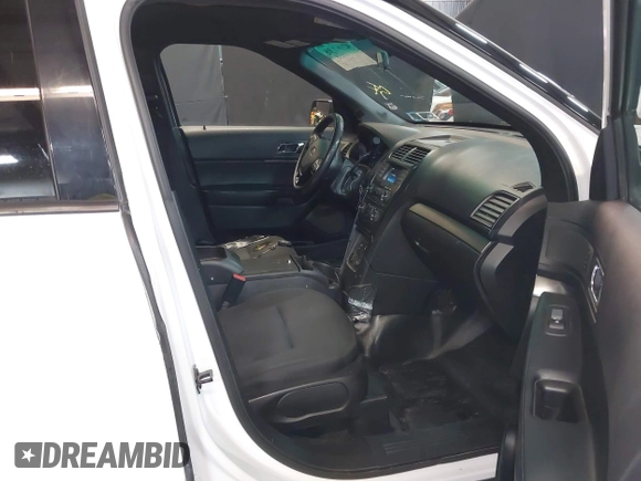 2016 Ford Police Interceptor Utility z VIN 1FM5K8ARXGGB88647, wystawiony jako IAAI lot #42167008 z przebiegiem 140 044 mil mil oraz . Historia ofert i sprzedaży dostępna na DreamBid. Obrazek 5.