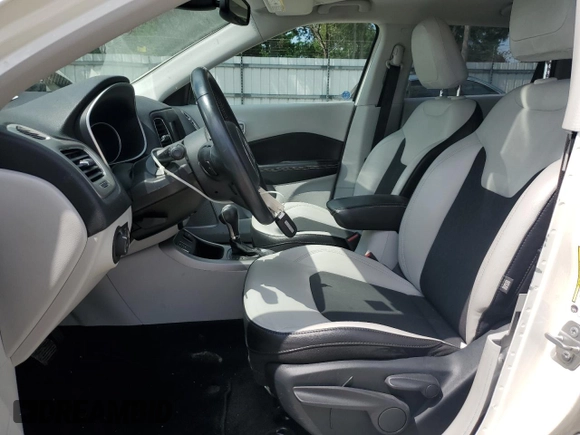 2019 Jeep Compass Altitude with VIN 3C4NJCBB0KT692494, listed as a Copart auction lot 60972975 with 75,517 mi miles and Salvage title. Bid and sale history available at DreamBid. Image 7.