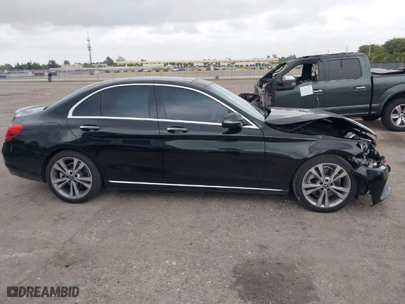 2018 Mercedes-Benz C-Class C 300 with VIN 55SWF4JB4JU260399, listed as a IAAI auction lot 41728747 with 91,596 mi miles. Bid and sale history available at carsss.com. Image 14.