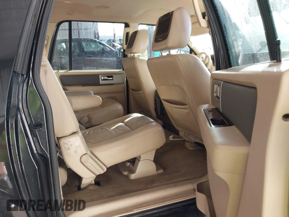 2014 Ford Expedition Max XLT с VIN 1FMJK1H54EEF13486, выставлен на аукционе IAAI как лот 41198753 с пробегом 130 797 миль миль и . История ставок и продаж доступна на DreamBid. Изображение 8.