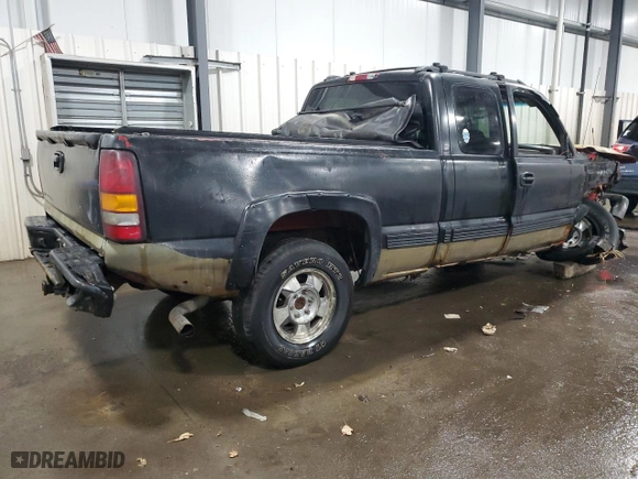 2000 Chevrolet Silverado 1500 LS with VIN 2GCEK19T4Y1320666, listed as a Copart auction lot 47291785 with 274,668 mi miles and Salvage Title. Bid and sale history available at carsss.com. Image 3.