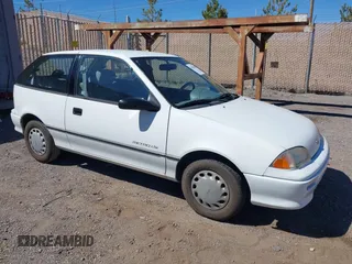 1992 Geo Metro z VIN 2C1MR2460N6771460, wystawiony jako IAAI lot #41862209 z przebiegiem 62 627 mil mil oraz . Historia ofert i sprzedaży dostępna na DreamBid. Obrazek 1.