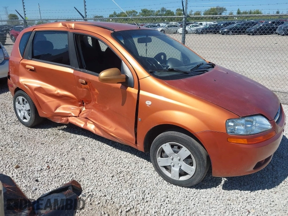 2007 Chevrolet Aveo LS z VIN KL1TD66697B746324, wystawiony jako IAAI lot #40257318 z przebiegiem 144 789 mil mil oraz . Historia ofert i sprzedaży dostępna na DreamBid. Obrazek 1.