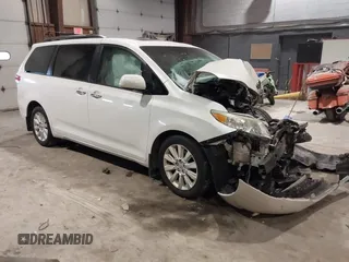 2011 Toyota Sienna XLE with VIN 5TDDK3DC8BS013015, listed as a IAAI auction lot 41445174 with 127,109 mi miles. Bid and sale history available at carsss.com. Image 1.