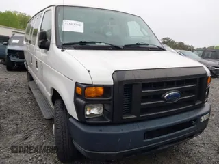 2009 Ford Econoline Passenger XL with VIN 1FBSS31L29DA07149, listed as a IAAI auction lot 41863392 with 152,010 mi miles. Bid and sale history available at carsss.com. Image 1.