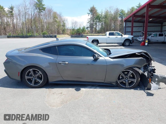 2024 Ford Mustang EcoBoost с VIN 1FA6P8TH3R5110388, выставлен на аукционе IAAI как лот 42103785 с пробегом 16 538 миль миль и . История ставок и продаж доступна на DreamBid. Изображение 13.